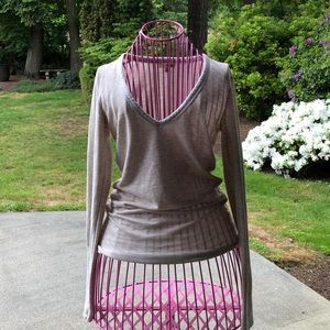 Long sleeved v neck tee